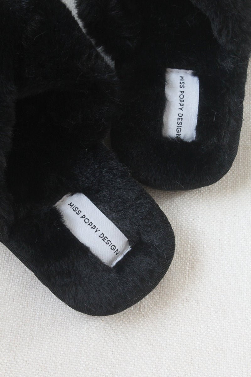 Fluffy Slippers - Black